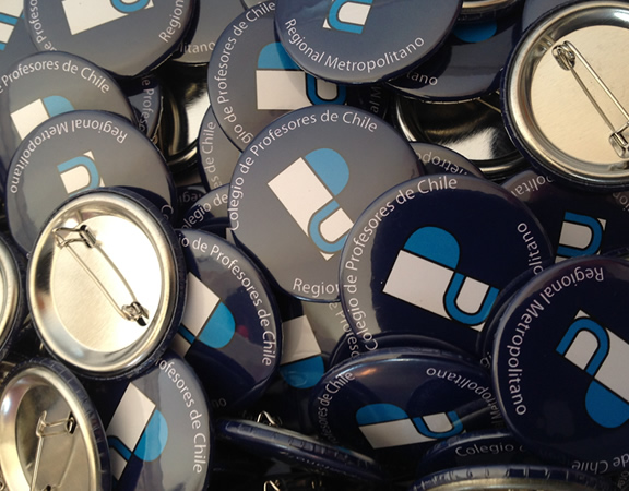 chapitas alfiler para el colegio de profesores