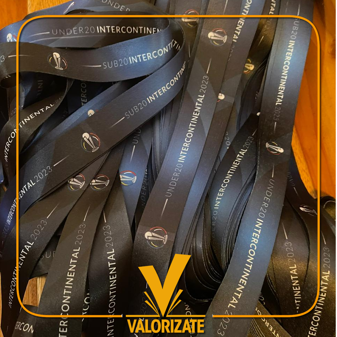 Lanyards estampados con logo para empresas en Chile